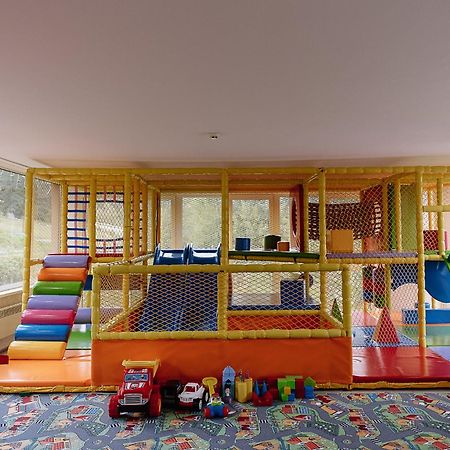 Summit Hotel Yablunytsya Bagian luar foto