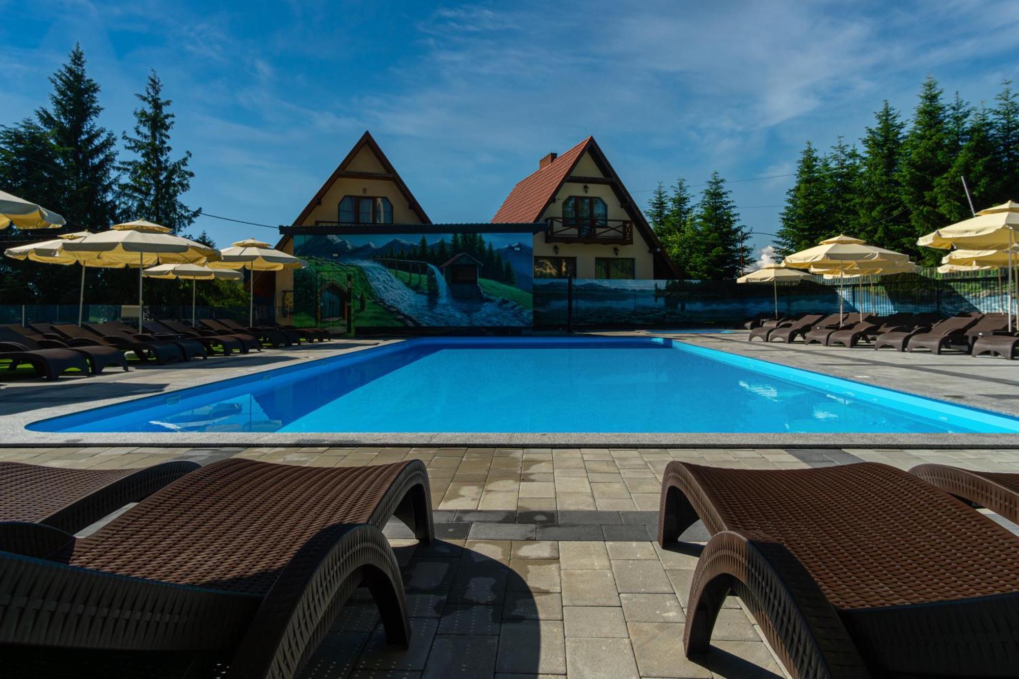Summit Hotel Yablunytsya Bagian luar foto