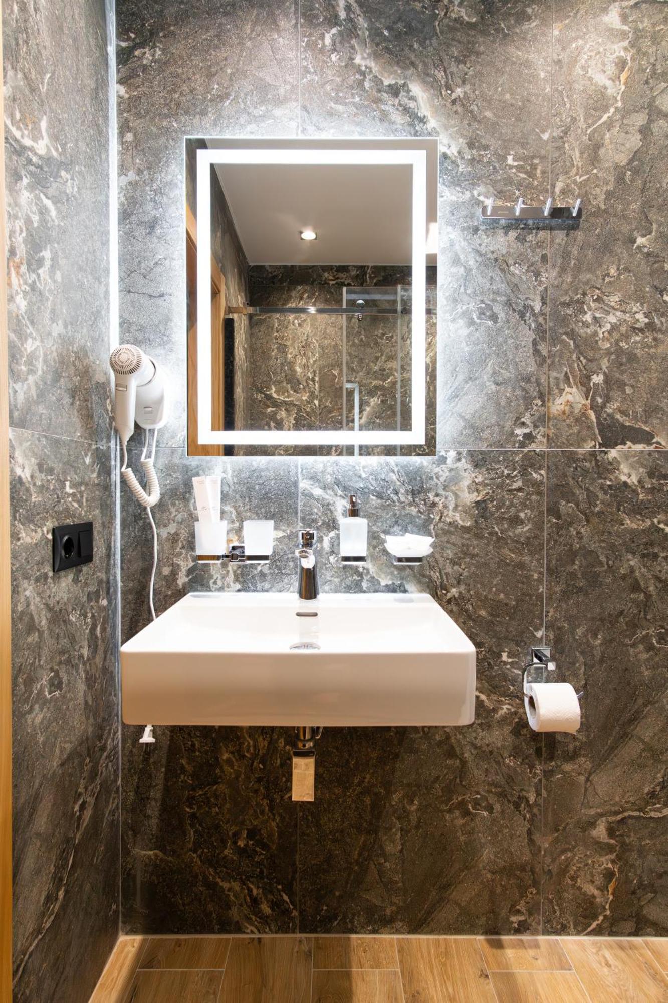 Summit Hotel Yablunytsya Bagian luar foto