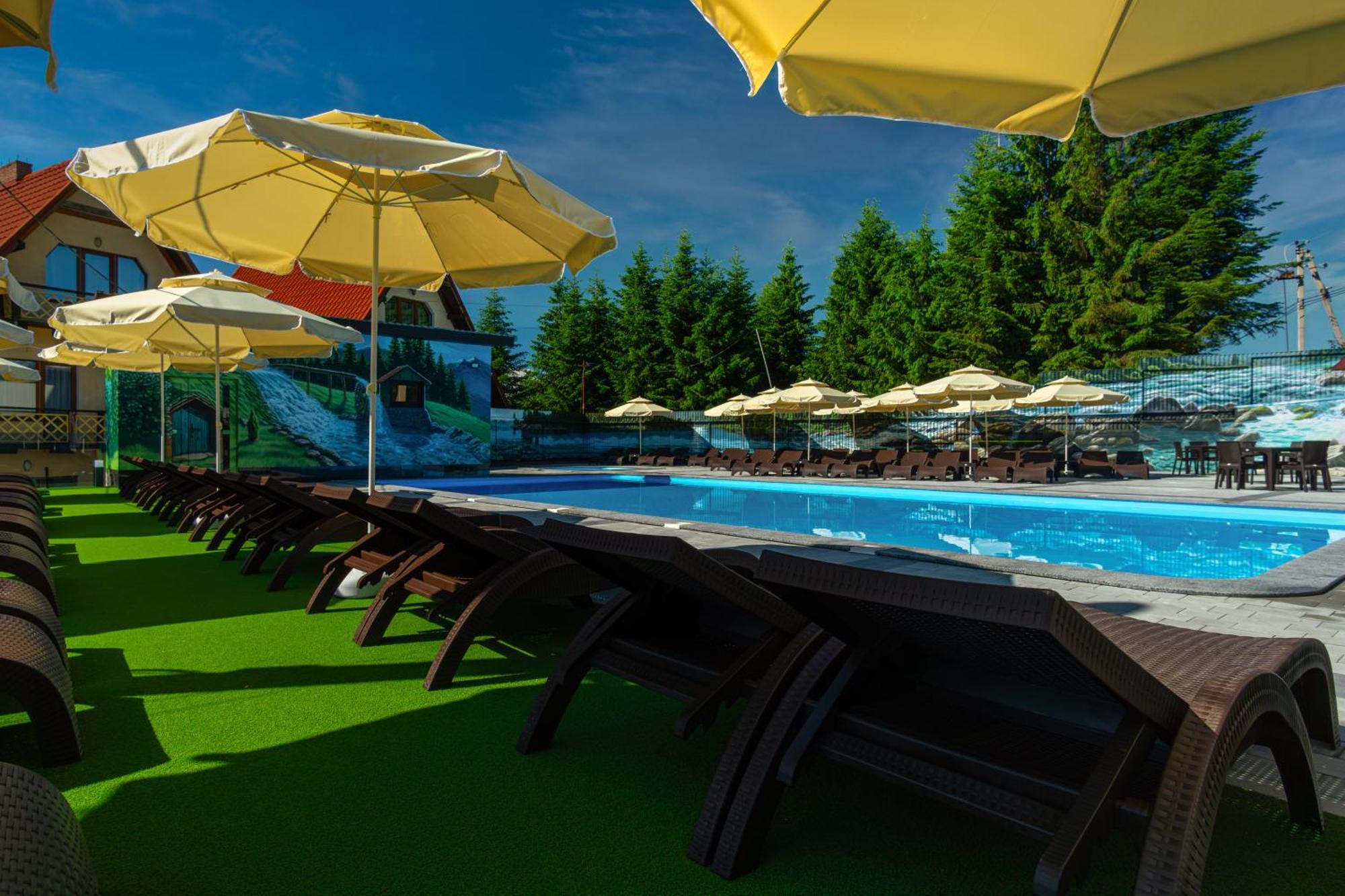 Summit Hotel Yablunytsya Bagian luar foto