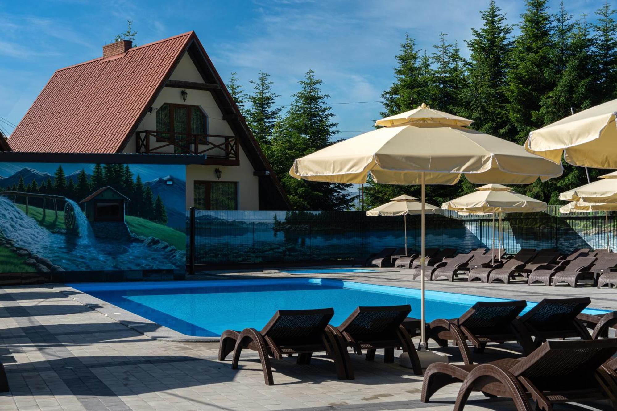 Summit Hotel Yablunytsya Bagian luar foto