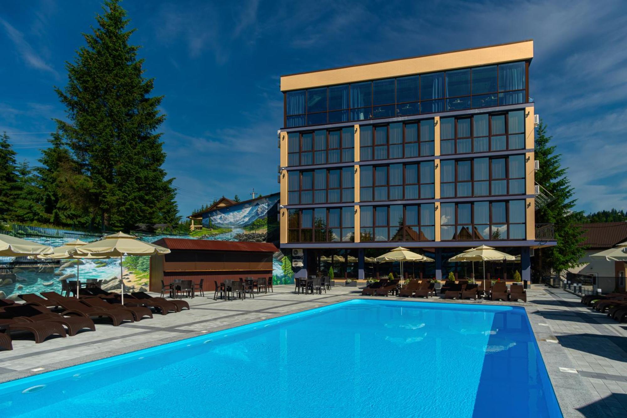 Summit Hotel Yablunytsya Bagian luar foto