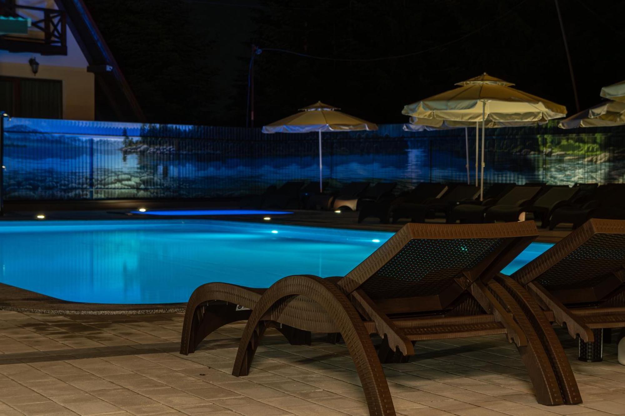 Summit Hotel Yablunytsya Bagian luar foto