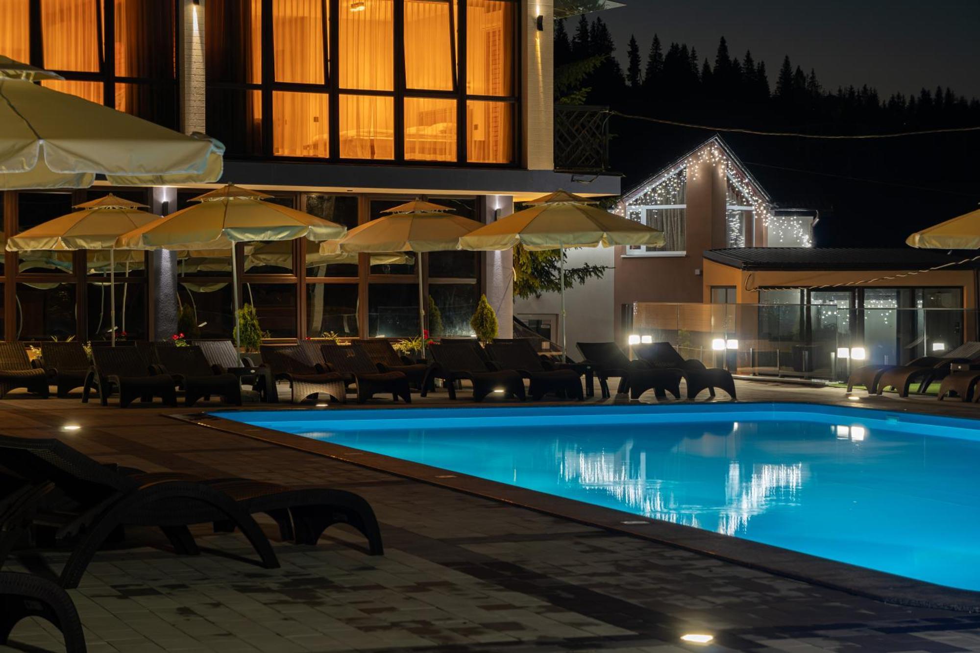Summit Hotel Yablunytsya Bagian luar foto