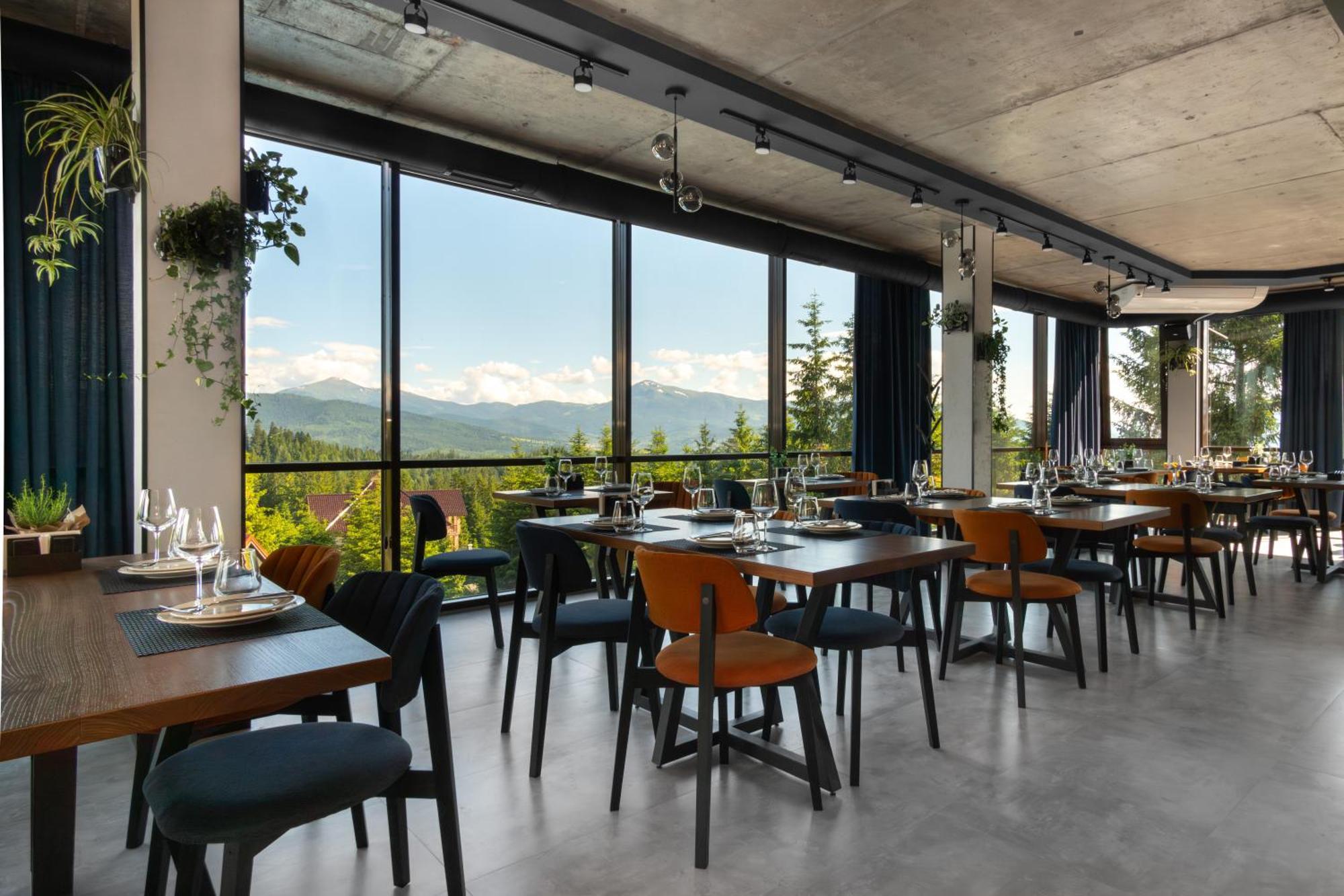 Summit Hotel Yablunytsya Bagian luar foto