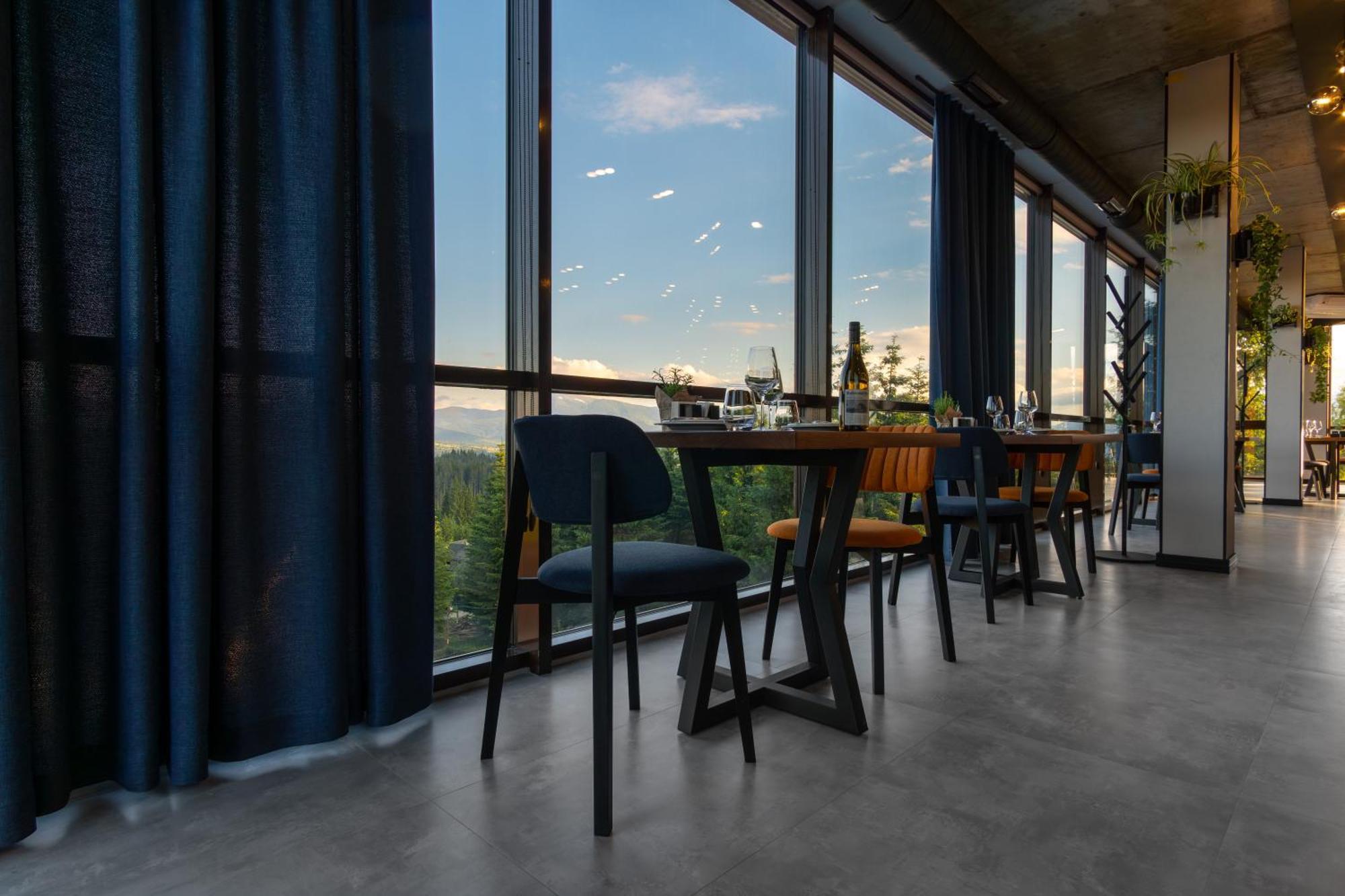 Summit Hotel Yablunytsya Bagian luar foto