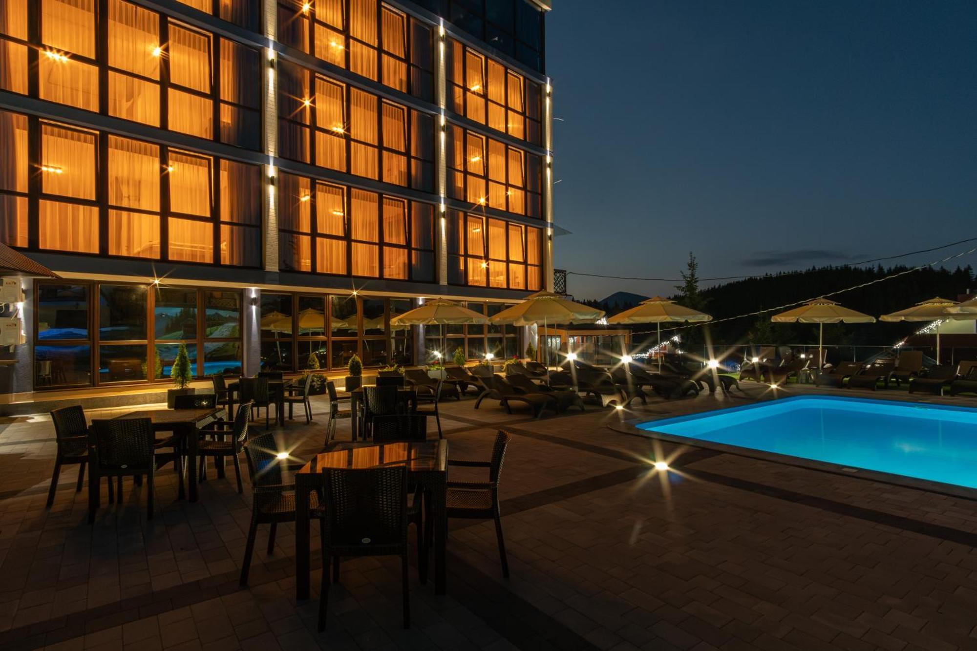 Summit Hotel Yablunytsya Bagian luar foto